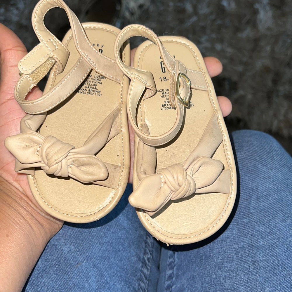 Gap sandals